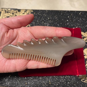 Gua Sha de Cuerno Natural en Forma de Cuerno, Masajeador Facial y de Espalda, Placa de Cuerno para Raspado, Herramienta Gua Sha para la Cara en Venta - Product Image 1