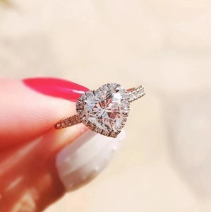 Bague de fiançailles et de mariage en moissanite en forme de cœur avec halo, ajustable, plaquée or 14 carats, bijou de luxe, cadeau pour femme - Product Image 1