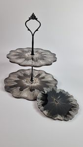 Beautiful Resin Cake Stand with Modern Luxury Design Suitable for Bakery Presentation and Special Occasion Decoration - Product Image 3