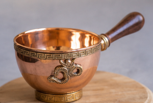 Bol de service artisanal en cuivre pur avec poignée en bois, bol ayurvédique traditionnel en cuivre, bol à soupe en cuivre de qualité supérieure, décoratif - Product Image 5