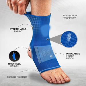 Chaussette de soutien de la cheville pour la boxe avec poignées, imperméable, antidérapante et élastiquée pour l'entraînement de boxe - Product Image 2