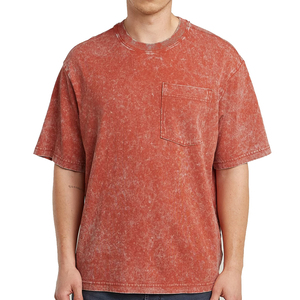 เสื้อยืดโอเวอร์ไซส์สีแดงผ้าฝ้ายฟอกทรงลำลองสำหรับผู้ชาย แขนสั้น คอกลม มีกระเป๋า ดีไซน์เรียบง่าย สไตล์วินเทจ น้ำหนัก 280 กรัม ผ้าไม่เป็นขุย - Product Image 2