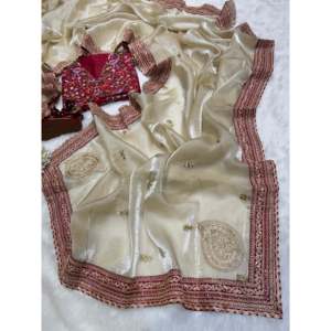 Sari pour femmes de créateur avec des paillettes et des broderies en cordon - Product Image 4