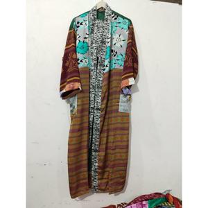 Kimono de Seda Hecho a Mano de Primera Calidad, Estilo Vintage con Parches, Talla Única, Ropa de Dormir para Mujer - Product Image 3