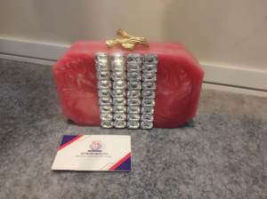 Pochette en résine faite à la main de haute qualité, artisanat exquis et design nouvelle génération, ornée de cristaux avec une poignée élégante - Product Image 6