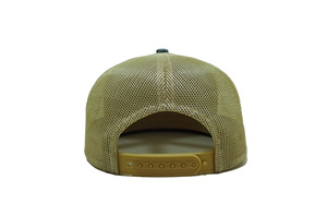 Gorra de malla estructurada de 7 paneles con logotipo personalizado, camuflaje, cierre a presión de plástico, hecha en Vietnam, estilo deportivo clásico. - Product Image 2