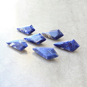 Sodalite naturelle facettée en forme de cerf-volant, calibrée, pierre précieuse bleue en vrac pour la fabrication de bijoux, toutes tailles disponibles - Product Image 3