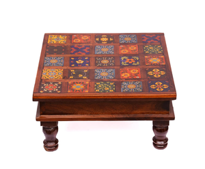 Mesa Baja Decorativa de Madera Hecha a Mano para Pooja, con Diseño Floral Incrustado, Taburete Tradicional Indio Bajot para Decoración del Templo del Hogar - Product Image 5