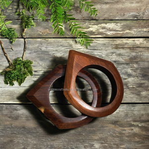 2025 nueva llegada geométrica gruesa de madera creativa pulsera de moda pulsera de madera anillo brazalete a buen precio - Product Image 1