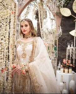 Vestido Anarkali Pakistaní Premium Color Rosa Pastel, Largo y con Capas, con Exquisito Trabajo a Mano en Plata Kora Dabka - Product Image 4