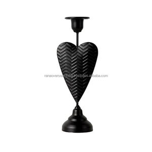 Portavelas Black Iron Heart Taper, perfecto para bodas, eventos y decoración del hogar en varios estilos y tamaños - Product Image 1