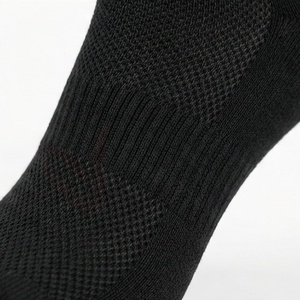 Chaussettes ras du cou pour hommes, couleur unie, tricotées, respirantes, en coton, polyester et élasthanne, pour usage quotidien en automne, style classique - Product Image 5