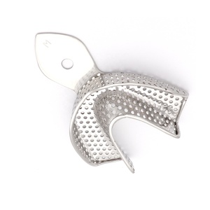 Proveedor de Materiales Dentales, Instrumento Dental Autoclavable, Bandejas de Impresión de Acero Inoxidable para Dientes, Mandíbula Inferior, Mediana - Product Image 3