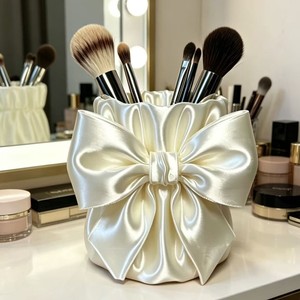 Soporte para Brochas de Maquillaje con Lazo Impreso en 3D, Organizador Cosmético con Volantes y Cinta, Estilo Lolita, Decorativo, Portaplumas, Decoración para Tocador - Product Image 1