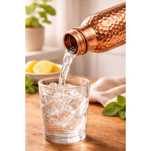 Botella de Cobre Auténtico Martillado, Hecha 100% de Cobre, Disponible en Capacidad de 950 ml, Ideal para Tiendas de Salud - Product Image 5