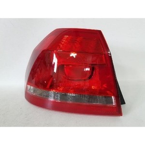 Luz Trasera Izquierda Usada para Passat 561945095G - Product Image 3