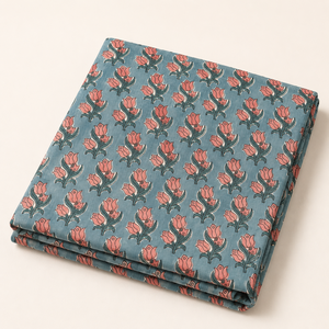Tissu en coton imprimé à la main à motifs floraux bleus et roses pour la confection de robes, de costumes, de dupattas, de textiles de couture et de vêtements. - Product Image 3