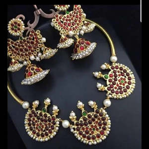Kemp Style Traditional Bridal Jewelry Set with Cubic Zirconia and Gold Plate - Product Image 1