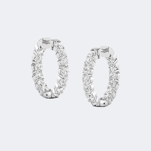 Boucles d'oreilles créoles serties de diamants ronds de 2,60 CTW dans un monture de joaillerie fine - Product Image 5