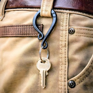 Porte-clés mousqueton en acier inoxydable, forme ovale, métal durable, style simple, pour usage extérieur - Product Image 1