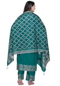 Safaa Winter Sakeena Premium Acrowool Tissu non coupé pour robe de femme avec étole, matière pour costumes et robes en laine, costume d'hiver - Product Image 4