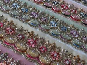 Vestido de Novia de Lujo Premium con Bordado Floral Ecológico y Ribete de Encaje, Tela de Encaje de Poliéster Exquisita al por Mayor - Product Image 2