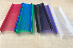 Etiqueta Estándar con Pin VP S de 35 mm, Material PP, Color Negro Natural, Marca VNB, Hecho en Vietnam, para Ropa y Jeans - Product Image 4