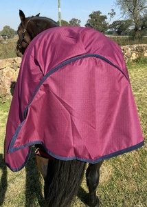 Mantas para Caballos, Impermeables, de Invierno, con Cintas Reflectantes, Logotipo Personalizado - Product Image 1