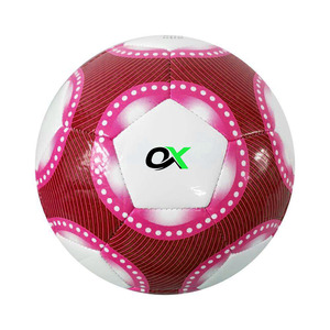 Ballon de football Oxva Industries, design triangulaire, PU/TPU, thermocollé, sur mesure, cousu à la machine, durable, usage professionnel en extérieur. - Product Image 4