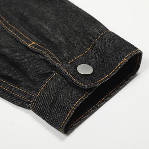 Veste en jean unie surdimensionnée en coton épais 14 oz avec boutons personnalisés style streetwear pour homme – Conception OEM - Product Image 3