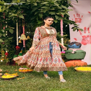 Blusa larga y acampanada de la mejor calidad en algodón con tejido jacquard y estampado - Diseño Kodi-Lace - Prenda lista para usar - Exportador indio - Product Image 1