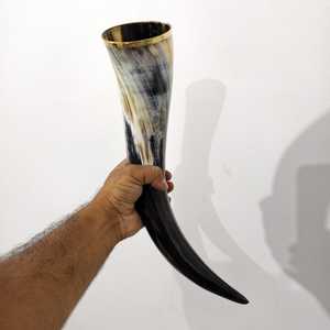 Mug à boire en corne de bœuf Viking de qualité supérieure avec élégant rebord en laiton à prix avantageux - Product Image 1