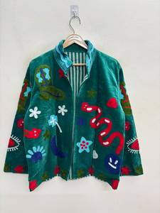 Blouson bomber réversible respirant pour femme, en velours floral vintage brodé à la main, 100% coton, éco-responsable, coupe classique, idéal pour l'hiver - Product Image 1