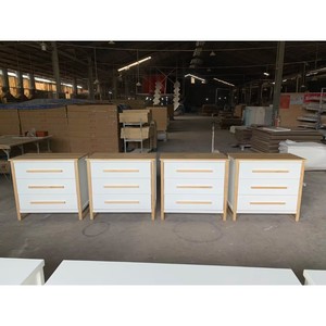 Commode en bois naturel et blanc à 3 tiroirs pour chambre d'enfant, commode de rangement avec poignées, emballage plat KD, OEM ODM, usine du Vietnam - Product Image 3