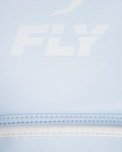 Gants de boxe Fly en cuir véritable, couleur bleu ciel personnalisée, pour entraînement de boxe et salle de sport. - Product Image 5