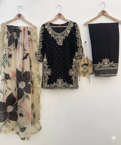 ชุดพิเศษสำหรับเทศกาลอีดและเทรนด์แฟชั่นสำหรับงานแต่งงาน ประกอบด้วยเสื้อท็อป กางเกงพลัซโซ และผ้าคลุมไหล่ - Product Image 3