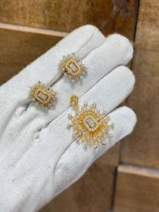 Juego de Colgante con Diamantes Cultivados en Laboratorio y Baño de Rodio, Corte Esmeralda, para Mujer, Calidad AAA, para Novia, Boda, Joyería de Moda, Venta al Por Mayor Bhargavi - Product Image 3