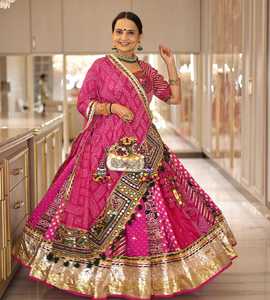 Lehenga Choli en coton mousseline rose avec dupatta, tenue de mariage indienne traditionnelle, imprimé numérique, véritable travail de miroir, bordure en dentelle Lampi - Product Image 2