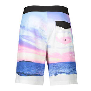 Shorts sublimados diseñados con un estilo llamativo, comodidad ligera y tela suave que se siente agradable durante todo el día. - Product Image 5