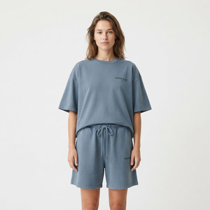 Conjunto Casual de Algodón: Camiseta Oversize y Pantalones Cortos para Mujer - Elegante Conjunto de Dos Piezas de Algodón para Verano, Camiseta de Manga Corta Ajustada - Product Image 4