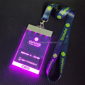 Étiquette de nom de personnel LED de luxe, étiquette d'identification personnalisée pour employés, porte-étiquette unique gravé, film imprimé UV laminé, étiquette VIP pour visiteurs - Product Image 2