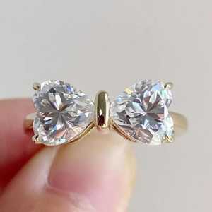 Bague en moissanite à double pierre taille cœur style nœud pour femme, plaqué or, argent 925 véritable, cadeau idéal pour anniversaire ou promesse pour les amoureux - Product Image 2