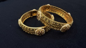 Bracelets TISHYA DIAMOND en alliage métallique plaqué or avec motif floral, incrustés de cristaux et de strass, pour femmes, bijoux de mariage tendance - Product Image 2