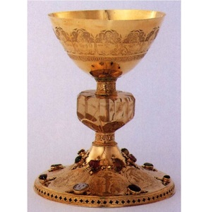 Cáliz en color dorado, muy vendido, también personalizable con diseño grabado. El caliz es hecho a mano con latón de alta calidad para iglesia. - Product Image 1