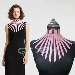 Fabricante personalizado de collar de cuero sintético rosa con flecos y lazo - Product Image 2