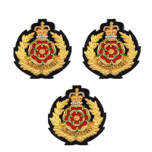 Badges de blazer brodés à la main de qualité supérieure, personnalisés, avec épingle de sûreté, couleurs et logos sur mesure en tissu - Product Image 2