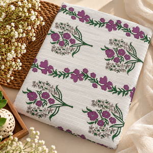Tissu en coton tissé avec des imprimés de vigne florale rose pour la couture de vêtements, les rideaux décoratifs et les projets textiles créatifs - Product Image 4