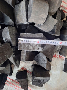 Charbon de bois noir naturel à faible teneur en fumée de bois dur Khaya en morceaux pour restaurants familiaux et barbecues en plein air - Product Image 2