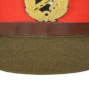 หมวกแก๊ปทรงแหลมสำหรับยูนิฟอร์ม ผลิตโดย OEM ขายส่ง เป็นมิตรกับสิ่งแวดล้อม ทำจากขนสัตว์ 100% คุณภาพสูง ปรับแต่งได้ พร้อมป้ายโลโก้สีน้ำตาล/แดง เหมาะสำหรับกิจกรรมกลางแจ้งและงานปาร์ตี้ - Product Image 2