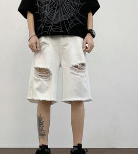 Jeans américains déchirés à bords bruts pour hommes 100% coton Straight Five Points Pants Shorts avec design ample Sense - Product Image 5